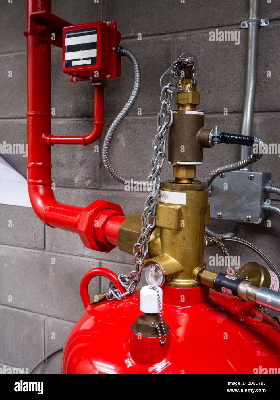Fm 0 Suppression Systems Fm0 Gas Flooding System In Data Center Room Stock Photo Alamy Fm 0 Suppression Systems Fm0 Gas Flooding System In Data Center Room Stock Photo Alamy