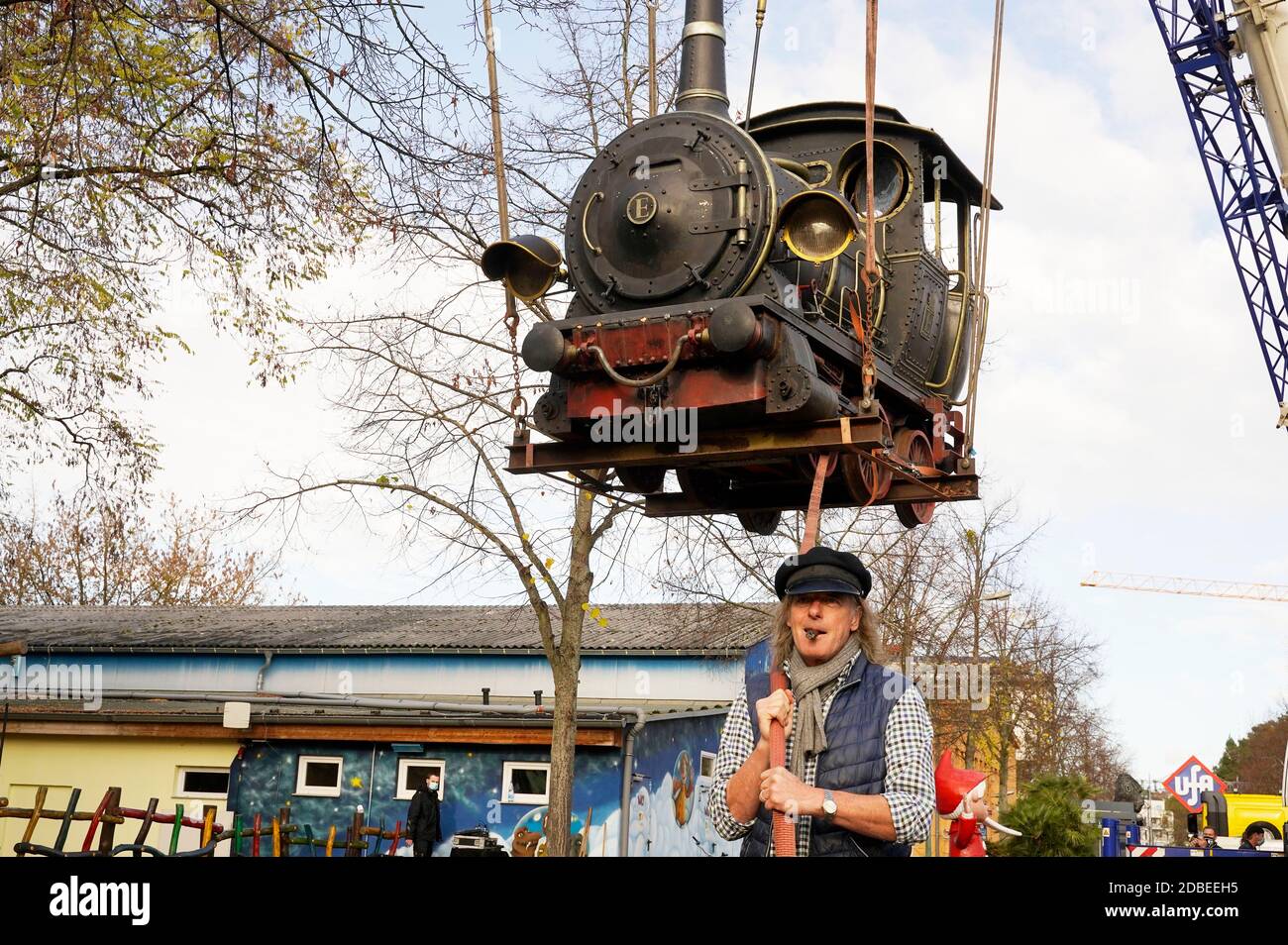 Potsdam, Deutschland. 16th Nov, 2020. Another film prop for the 'Giant ...
