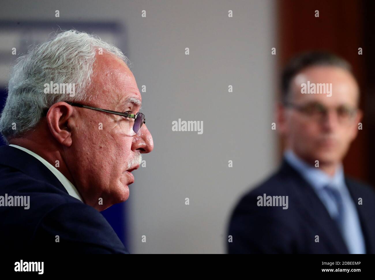 Berlin, Germany. 17th Nov, 2020. Heiko Maas (SPD, r), Foreign Minister, gives a joint press conference with his Palestinian counterpart Riad al-Maliki. Credit: Hannibal Hanschke/Reuters Images Europe/Pool/dpa/Alamy Live News Stock Photo