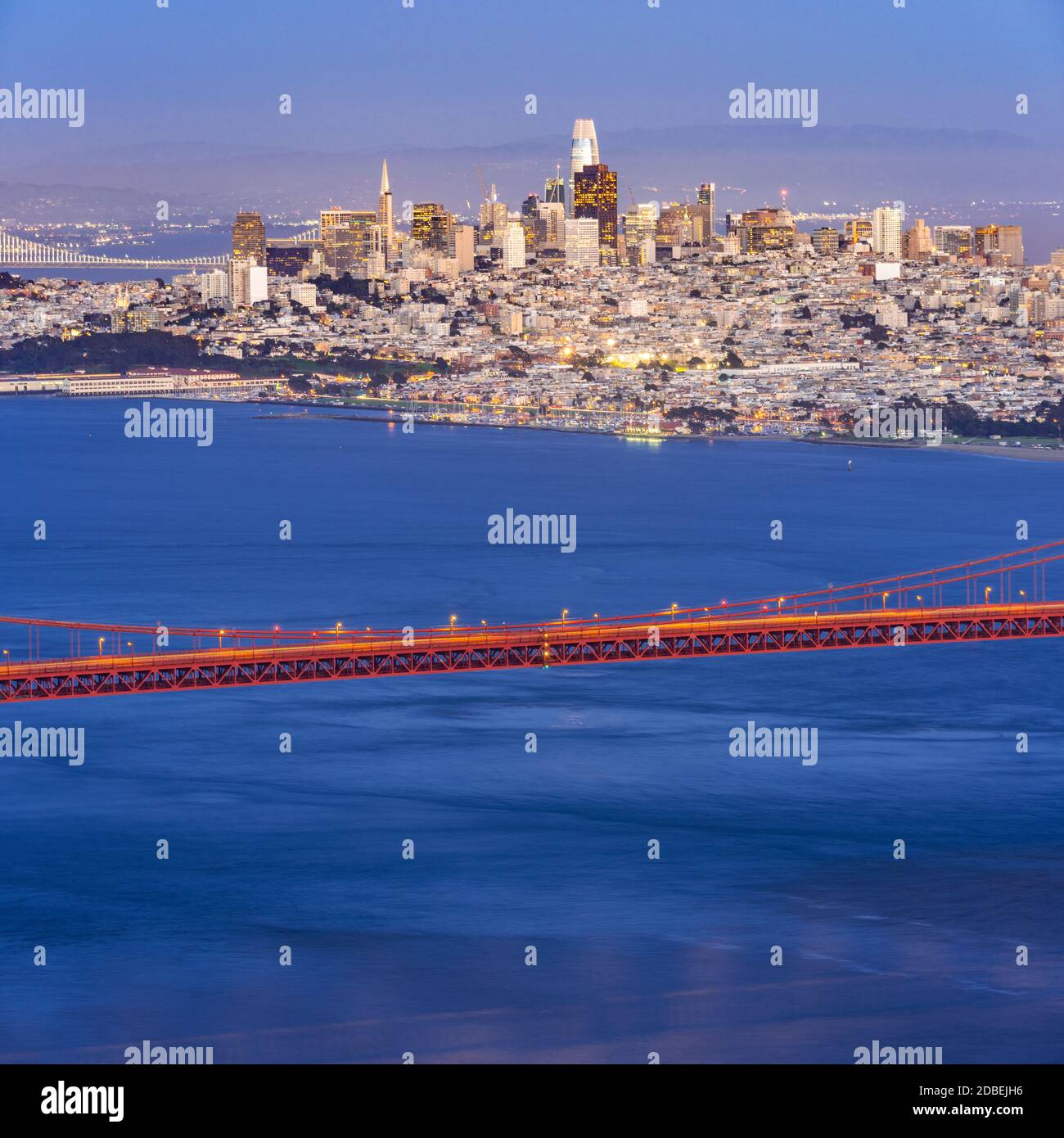 Sunset Golden Gate bridge Viewpoint with
