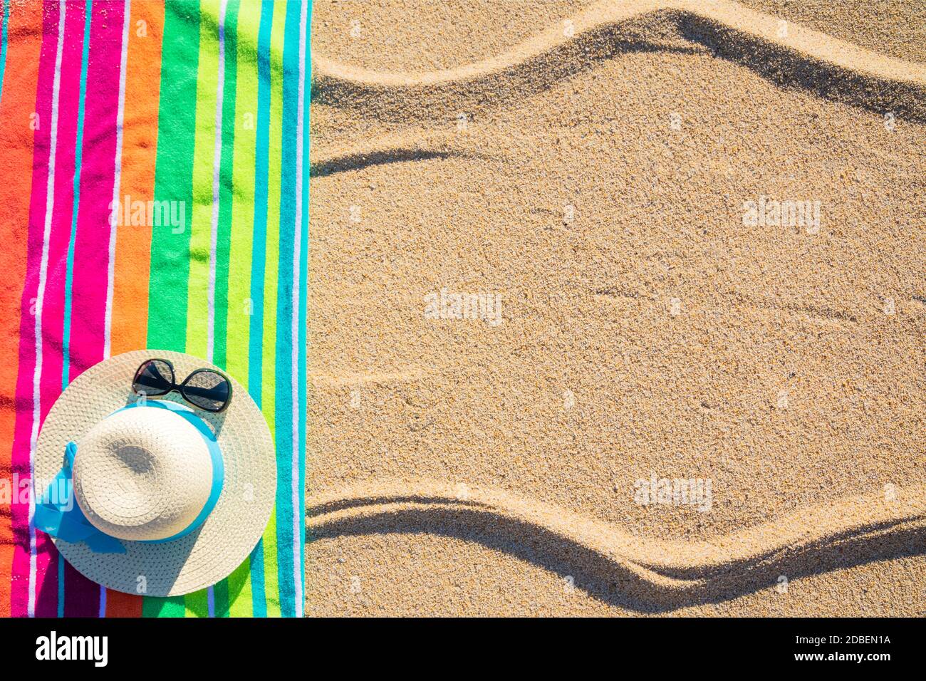 Sunny tropical beach vacation background Stock Photo