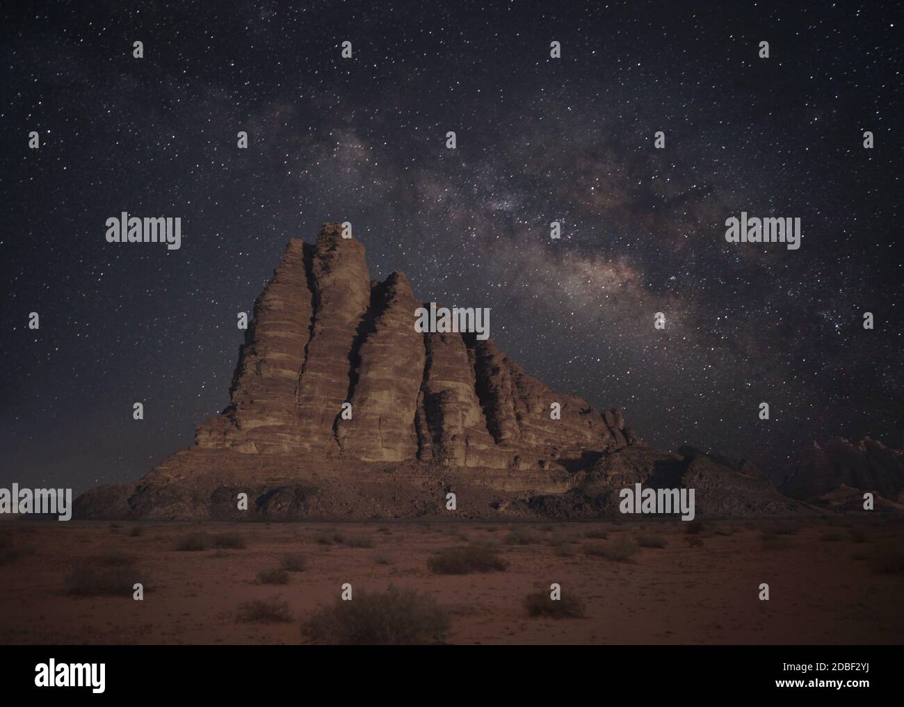 Starry night in Wadi Rum desert, Jordan Stock Photo Alamy