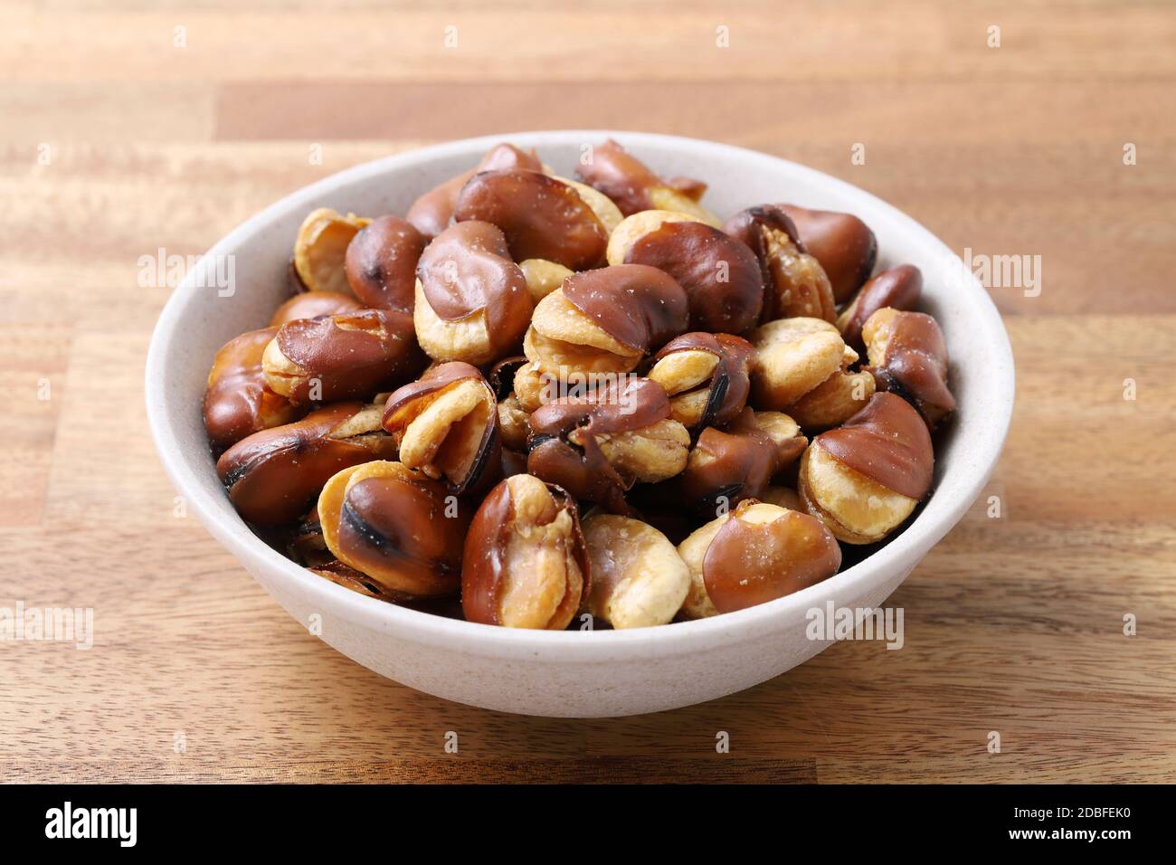 Japanese food, Snack of fried broad beans in a dish Stock Photo