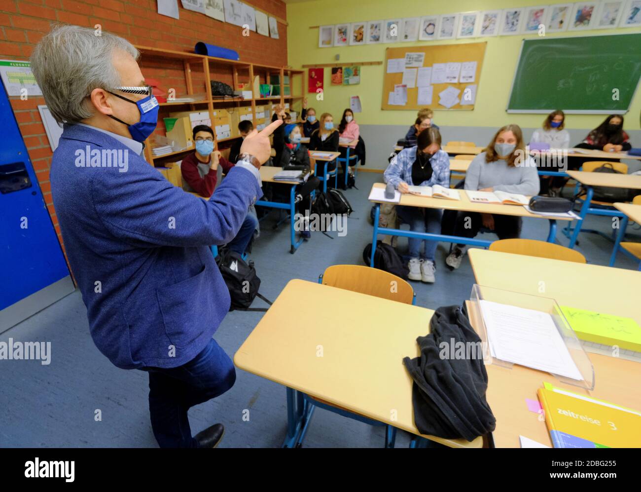Andreas Tempel Director Of Alexander Coppel Gesamtschule School Holds A Lesson During The Spread Of The Coronavirus Disease Covid 19 In Solingen Germany November 17 2020 Tempel And His School Became Well Known