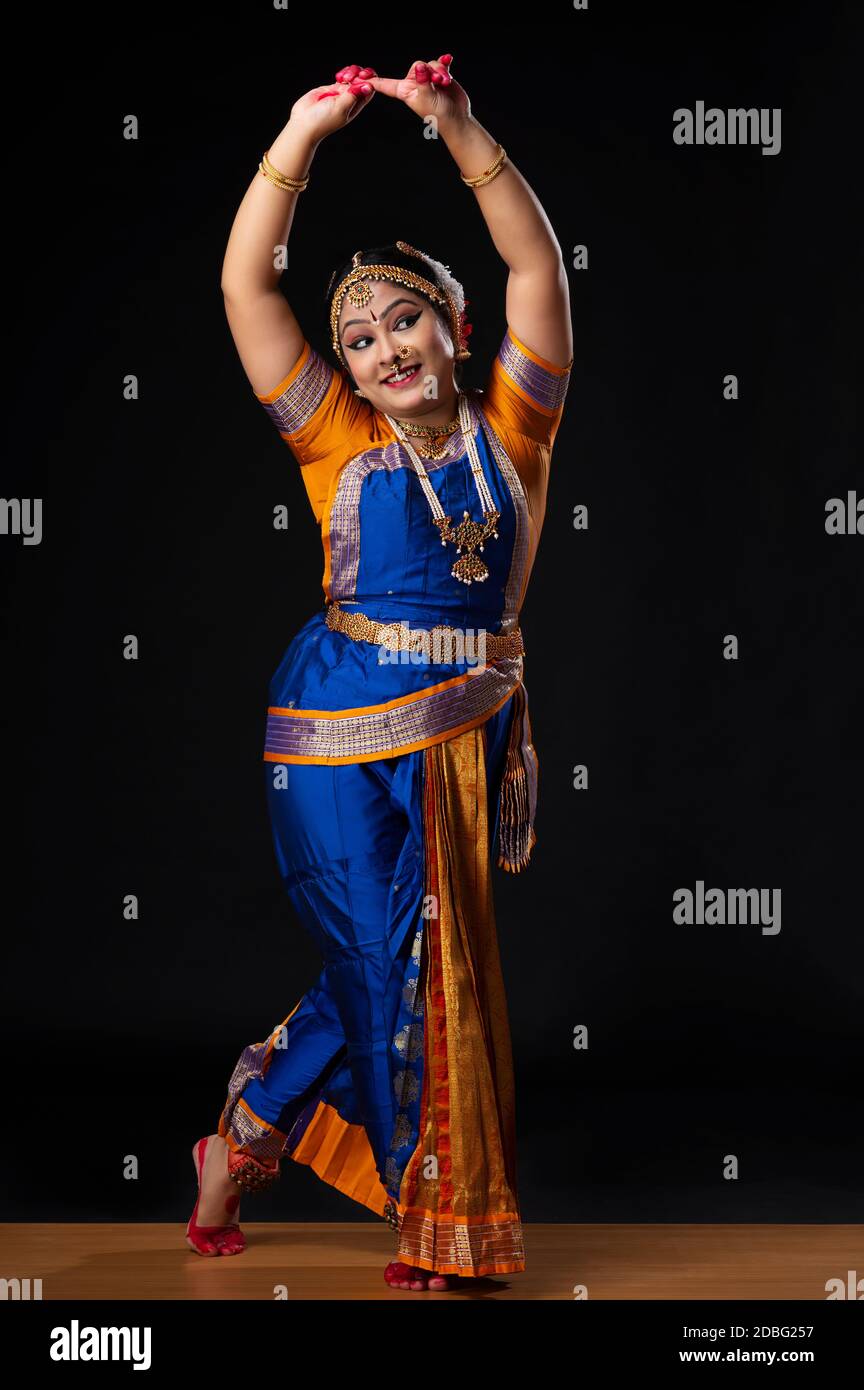 Kuchipudi dancer performing on stage Stock Photo - Alamy
