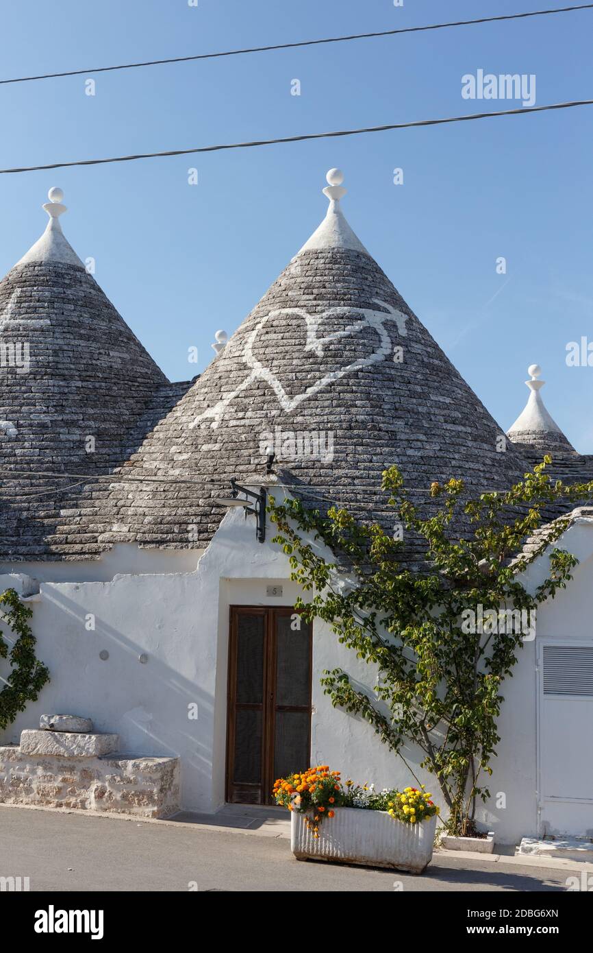 Apulia Symbol Puglia bari trulli heart hi-res stock photography and images - Alamy