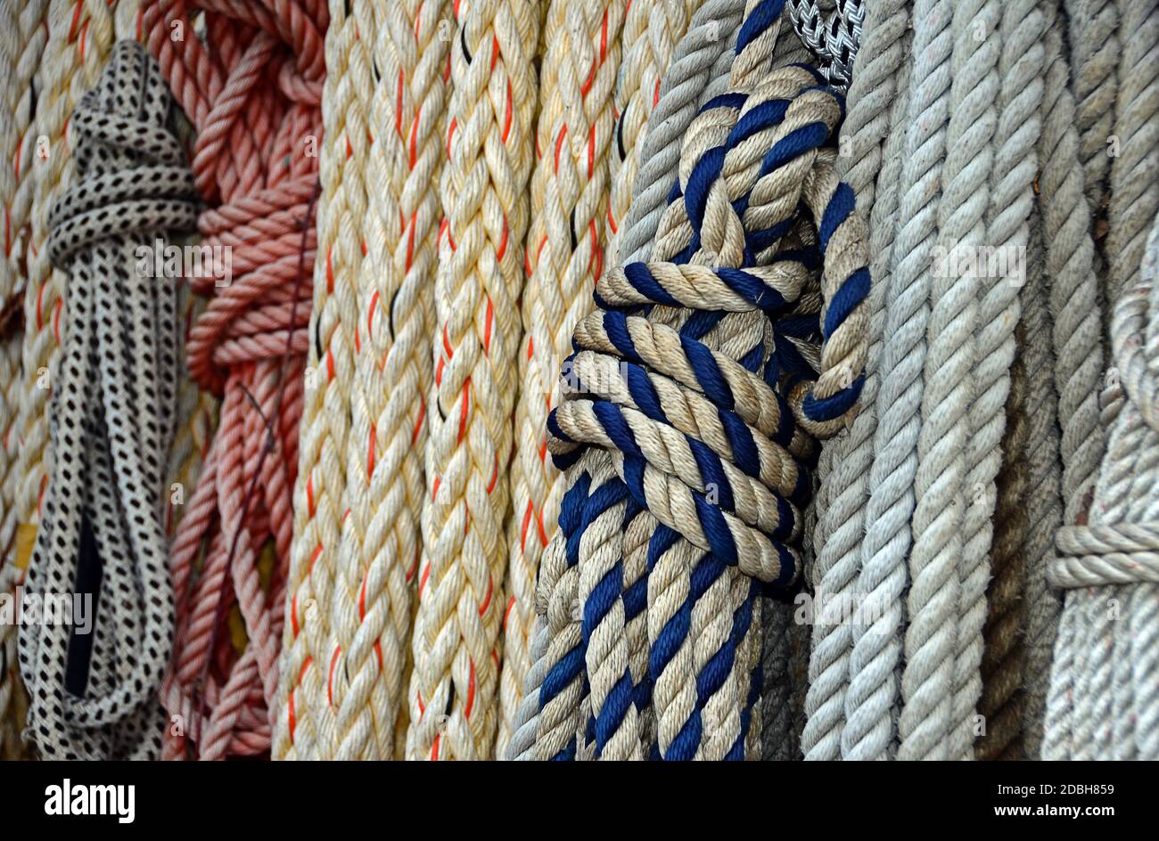 Sisal rope hires stock photography and images Alamy