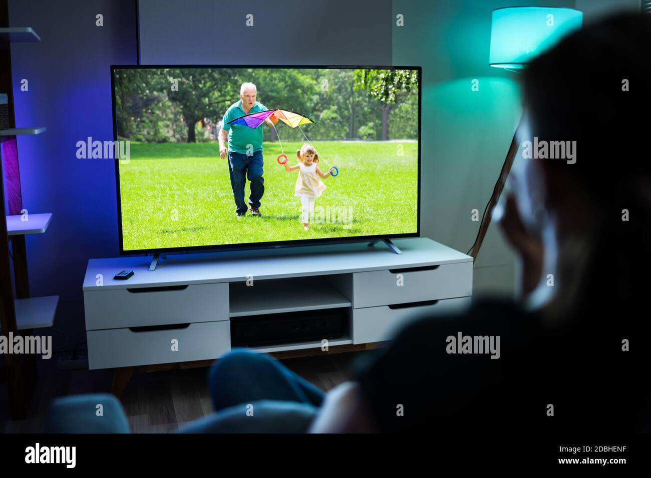 Sofa watch tv hires stock photography and images Alamy