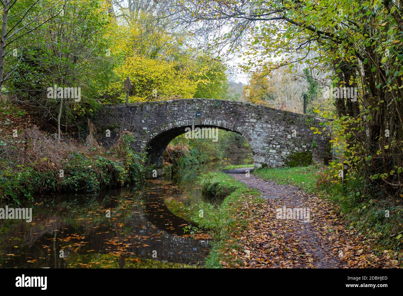 Monmouthshire and Brecon Canal, Bridge 106 near Gilwern Stock Photo