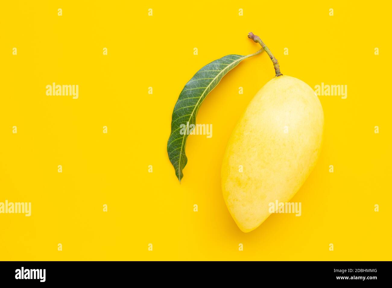 Top view of yellow mango, Tropical fruit juicy and sweet Stock Photo ...