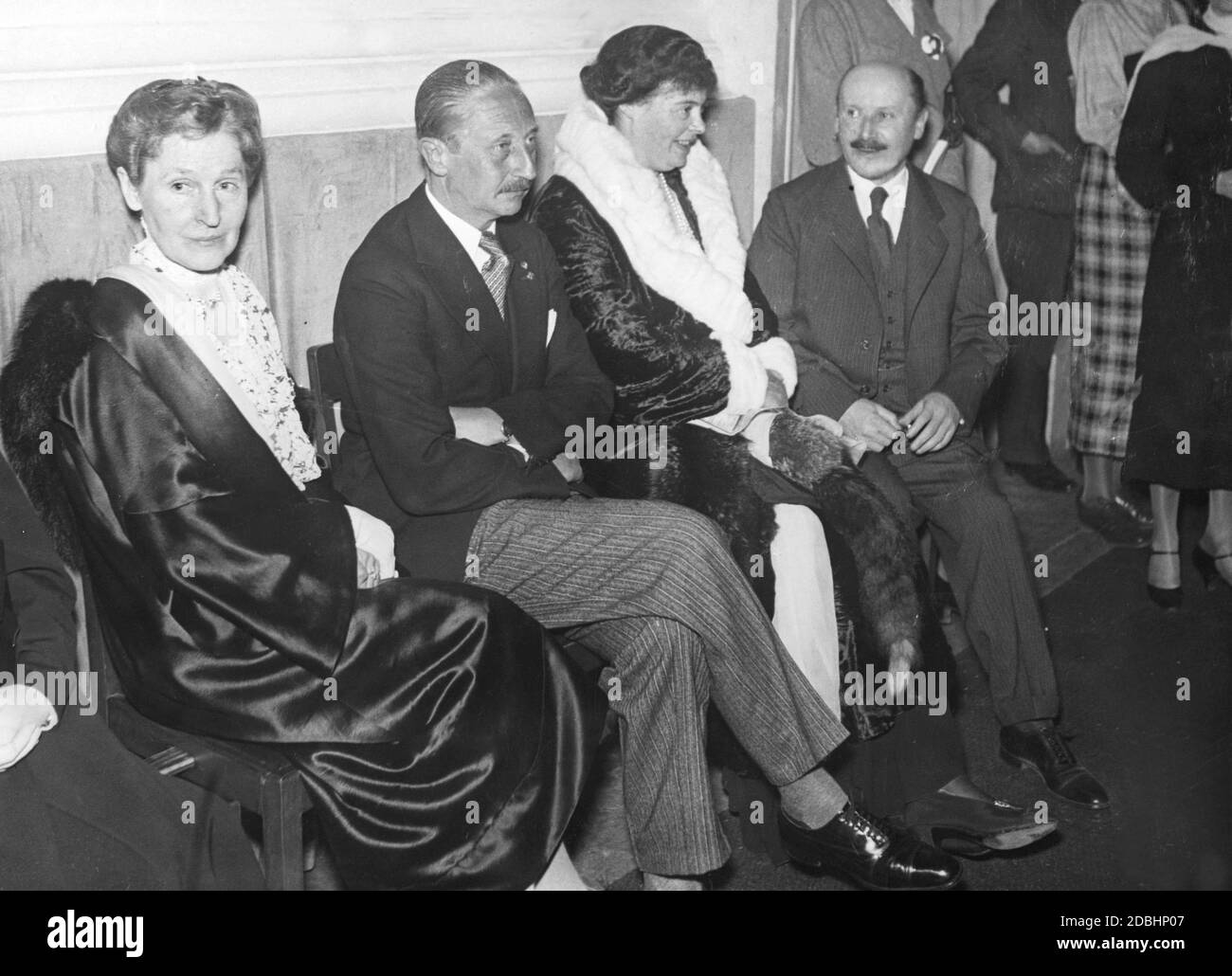 'At the public dress rehearsal of the play ''Iphigenie in Aulis'' on a Saturday evening in the Pergamon Museum in Berlin, the following people were also present as spectators (from left to right): Maria Sarre (daughter of Carl Humann, married to Friedrich Sarre), Prince August Wilhelm of Prussia, Crown Princess Cecilie of Mecklenburg and General Director of the Museums Geheimer Rat Wilhelm Waetzoldt. ' Stock Photo