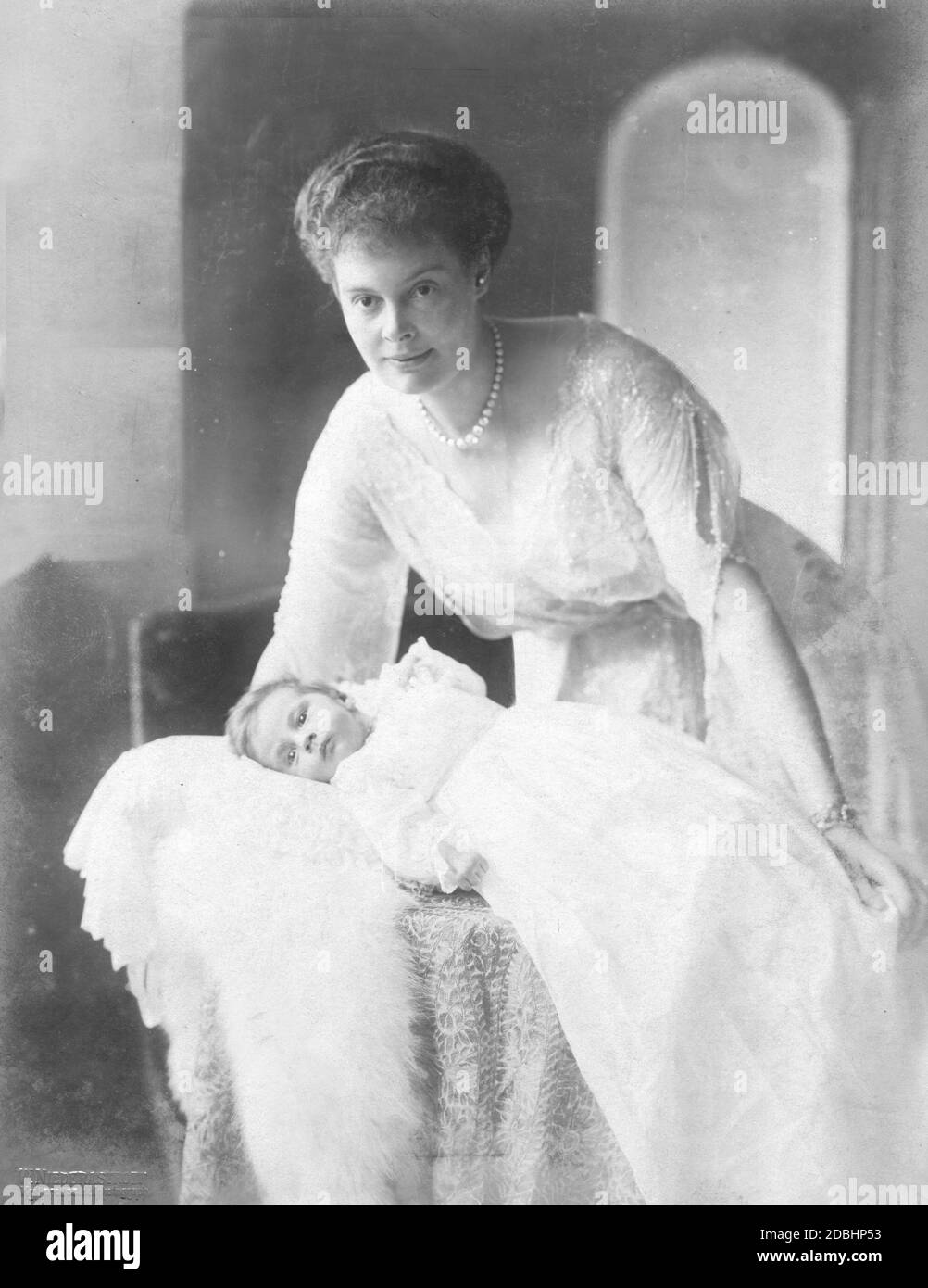 Crown Princess Cecilie of Mecklenburg with her youngest daughter Cecilie of Prussia in 1917. The photo was taken by the court photographers Selle & Kuntze (owner W. Niederastroth) from Potsdam. Stock Photo