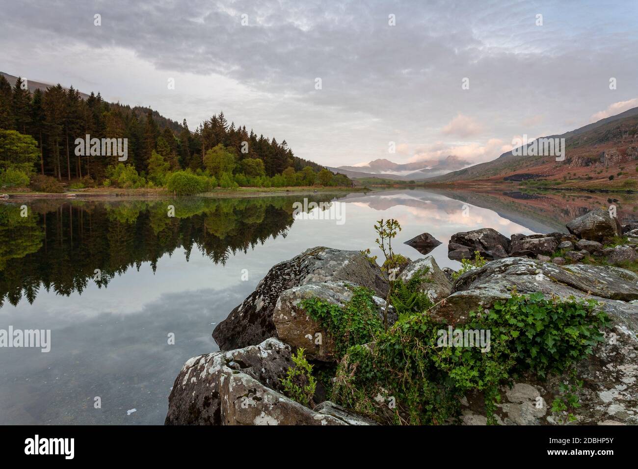 Llyn Mymbyr in the Snowdonia National Park, North Wales Stock Photo