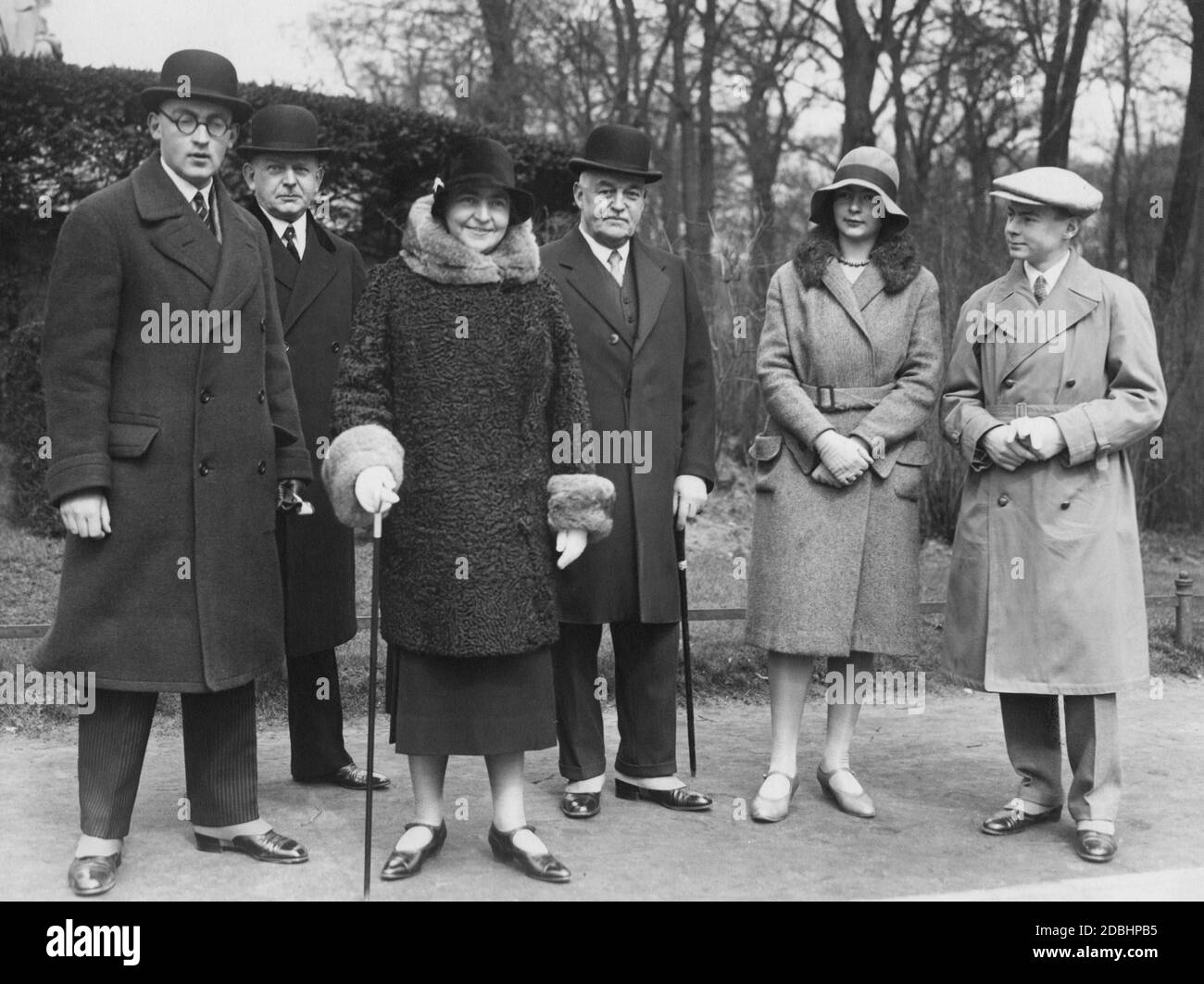 From left to right: Prince Hans Georg von Schoenaich-Carolath, Colonel von  Giese, Hermine Reuss Elder Line (second wife of Emperor Wilhelm II), a man,  Princess Hermine Karoline von Schoenaich-Carolath and Prince Ferdinand