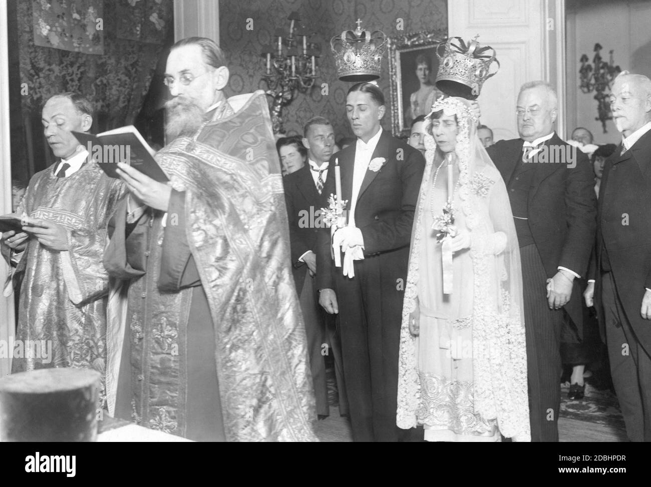 A few days after their civil wedding on February 27, 1927, Alexander Zoubkoff (a Russian emigrant) and Viktoria (nee Princess of Prussia, in her first marriage of Schaumburg-Lippe) had a church wedding celebrated by the Russian Orthodox Bishop Alamatow (from Wiesbaden) in Bonn. Stock Photo