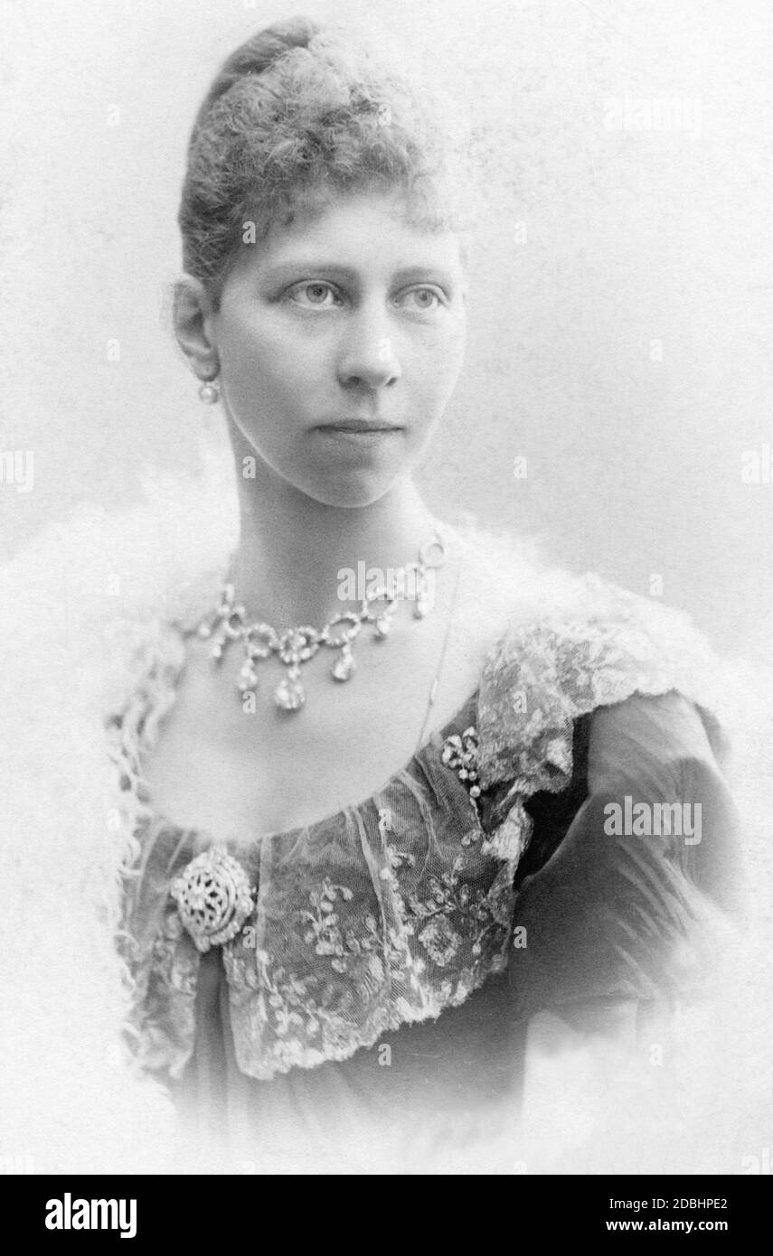 Portrait of Princess Viktoria of Schaumburg-Lippe (born of Prussia, sister of Wilhelm II) from 1893, who was married to Adolf of Schaumburg-Lippe. Photograph by the court photographer W. Hoeffert. Stock Photo