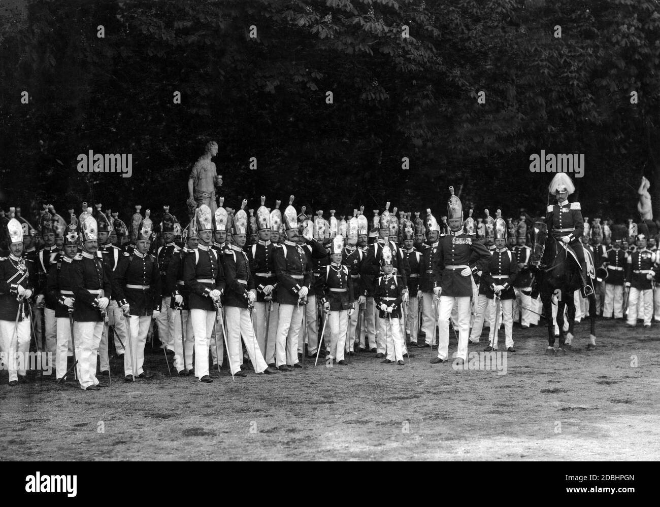 The 1st Foot Guard Regiment. In the middle, the nine-year-old Crown Prince Wilhelm of Prussia and the three sons of Prince Albrecht of Prussia Prince Friedrich Heinrich, Prince Joachim Albrecht and Prince Freidrich Wilhelm. The four princes wear the collar of the Order of the Black Eagle. Stock Photo