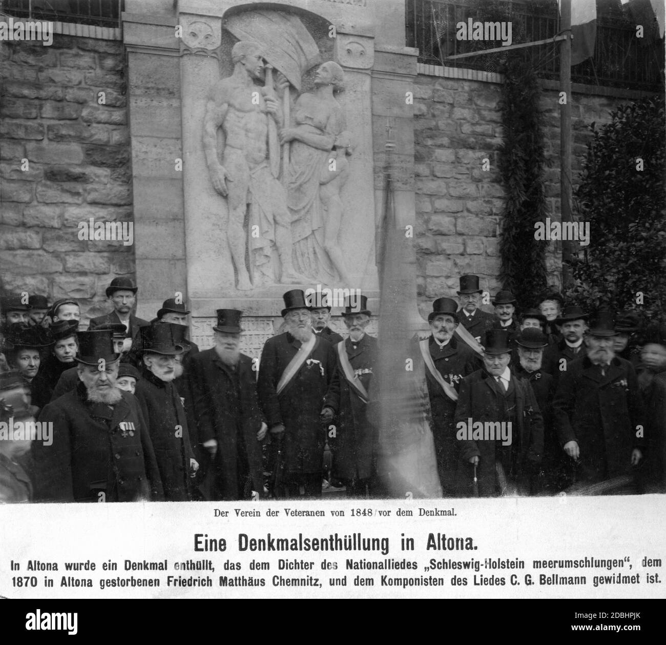 'Veterans of 1848 in front of a monument in Hamburg Altona, which is dedicated to the poet of the national song ''Schleswig-Holstein meerumschlungen'' (''Schleswig-Holstein, embraced by the sea''), Friedrich Matthaeus Chemnitz, who died in Altona in 1870, and the composer C.G. Bellmann.' Stock Photo