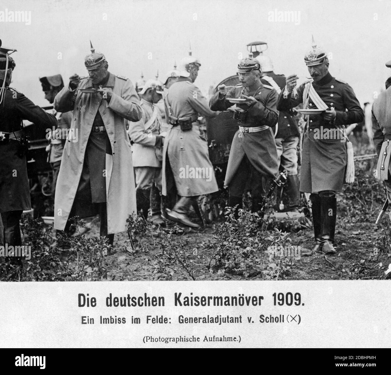 Adjutant General Friedrich von Scholl having a snack in the field during the German imperial maneuver near Karlsruhe. Stock Photo