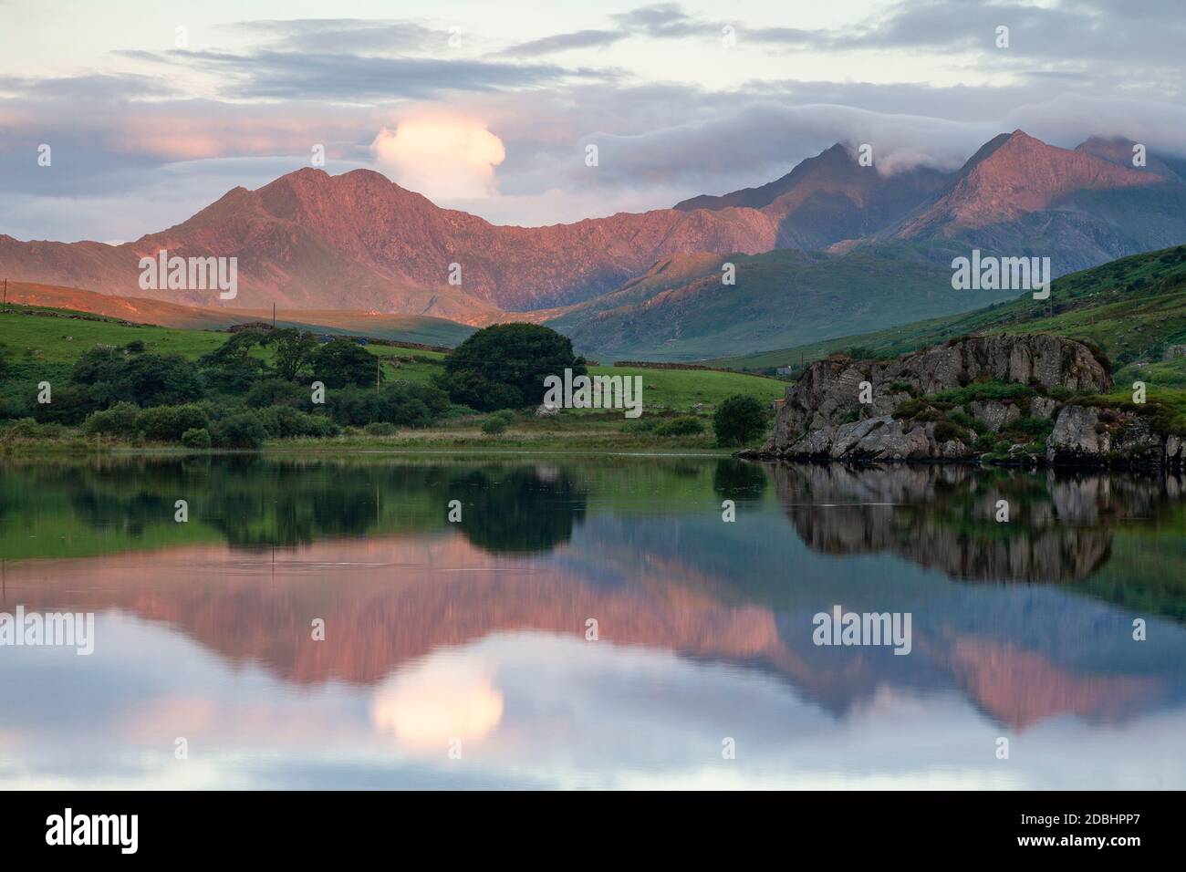 Llyn Mymbyr in the Snowdonia National Park, North Wales Stock Photo