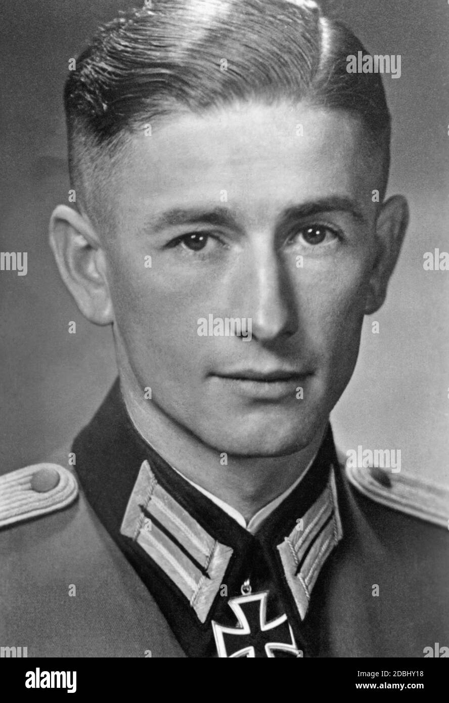 First Lieutenant Hans Barthle, 7./Grenadierregiment 119 (mot), with the Knight's Cross in 1940. The date is the bestowal date. Stock Photo
