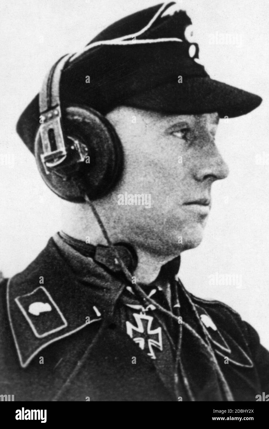 Sergeant Heinz Bretschneider, I./Flak-Regiment 13, with the Knight's Cross in 1943. The date is the date of bestowal. Stock Photo