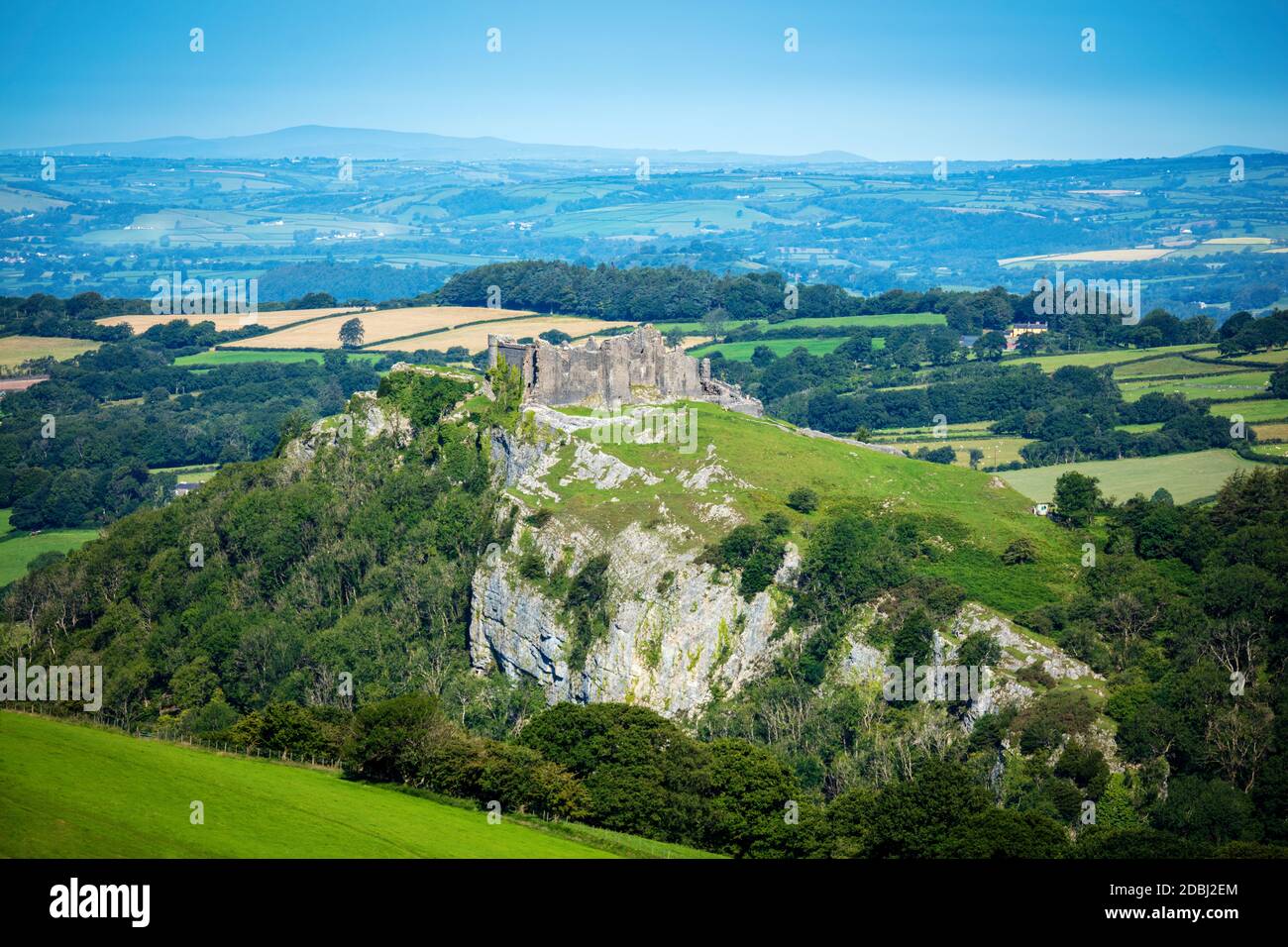 The hilltop castle at Carreg Cennen in the Brecon Beacons, Llandeilo, Carmarthenshire, Wales, United Kingdom, Europe Stock Photo
