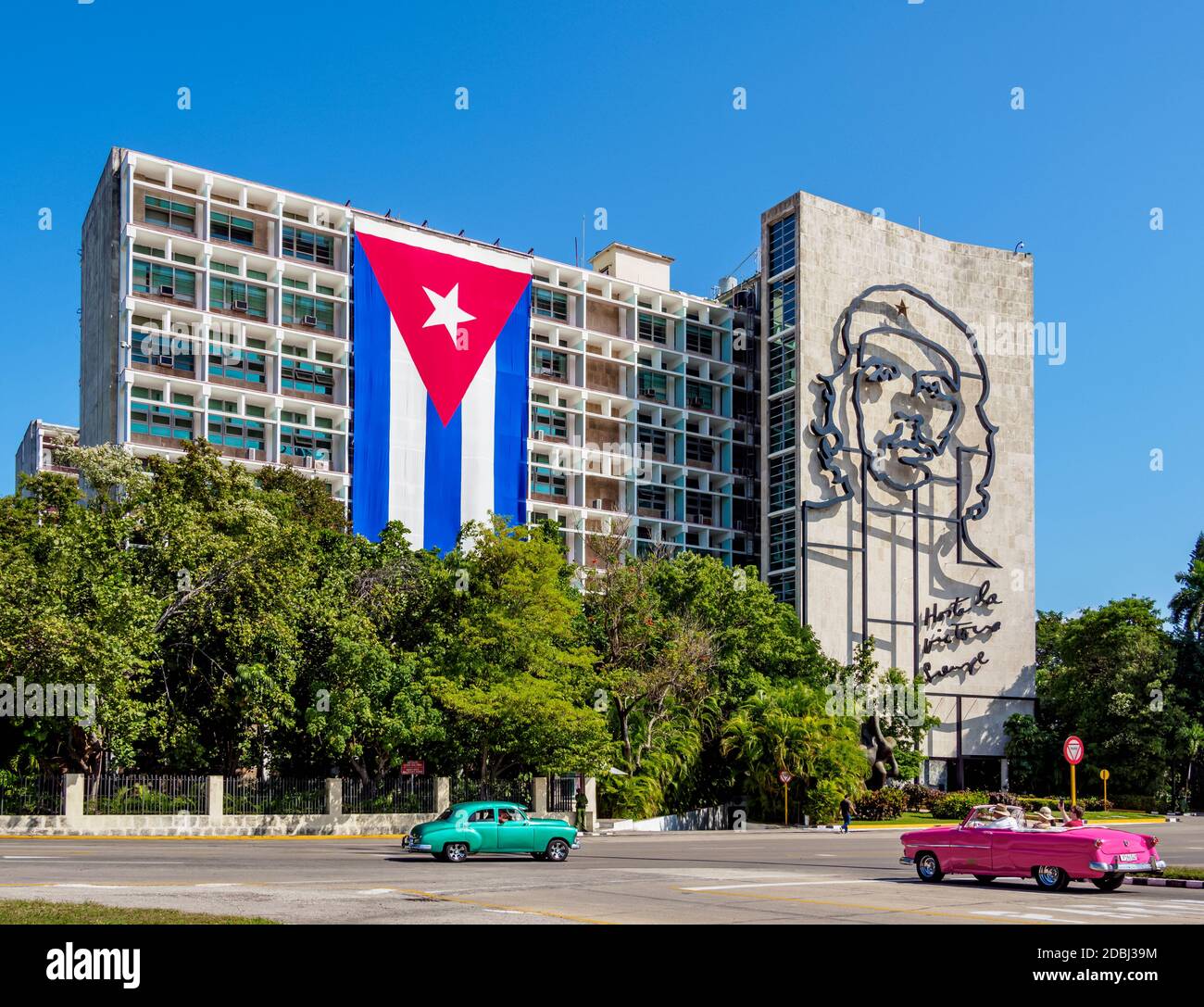 Che Guevara Memorial and Cuban flag at Plaza de la Revolucion (Revolution Square), Havana, La Habana Province, Cuba, West Indies, Central America Stock Photo