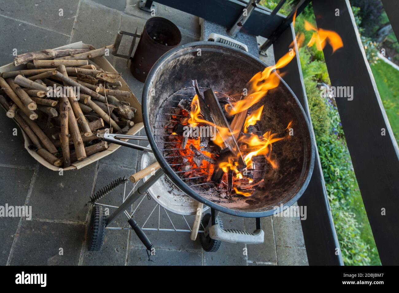 Empty hot charcoal barbecue bbq hi-res stock photography and images - Alamy