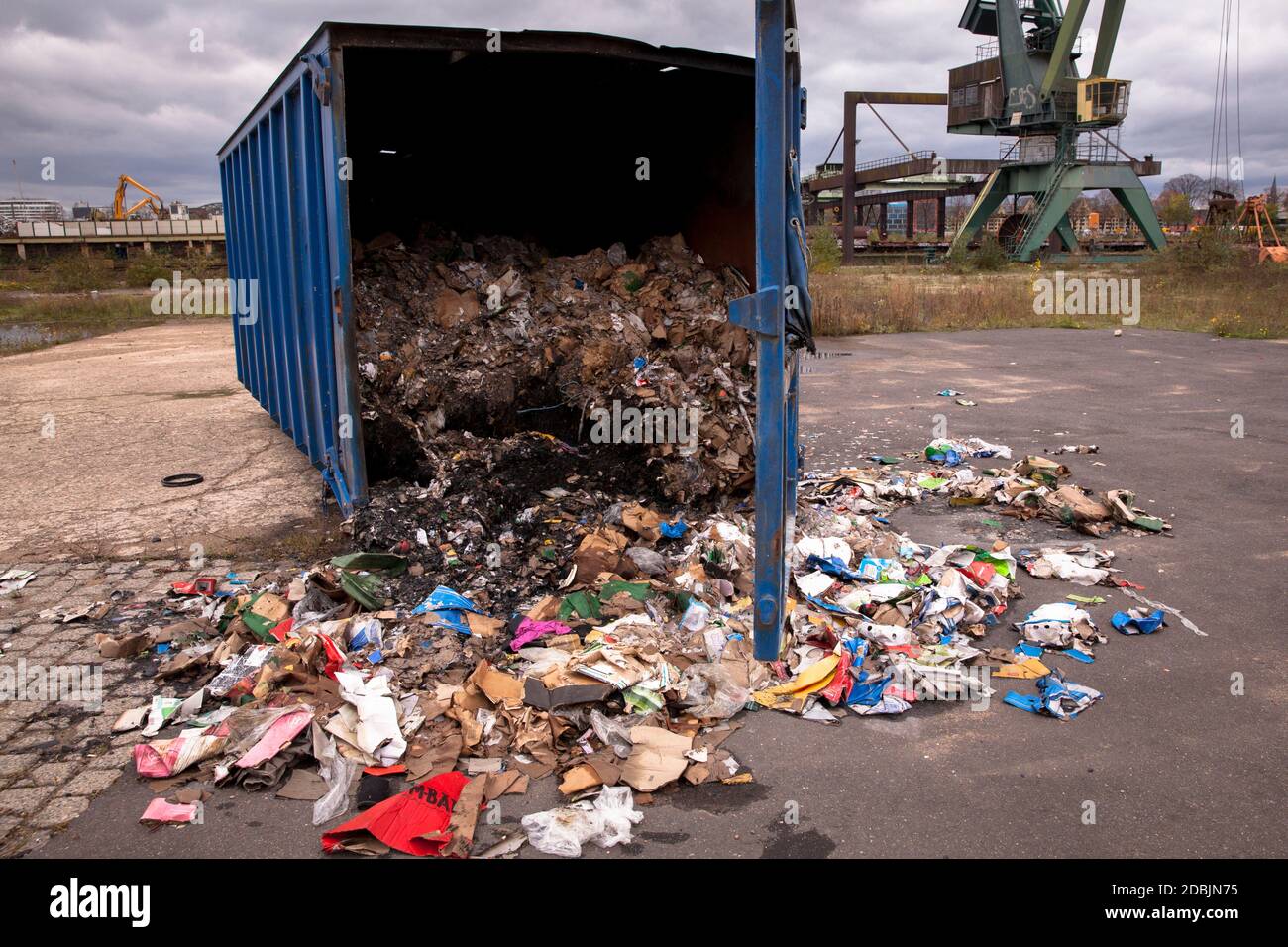 Abfall container hi-res stock photography and images - Alamy