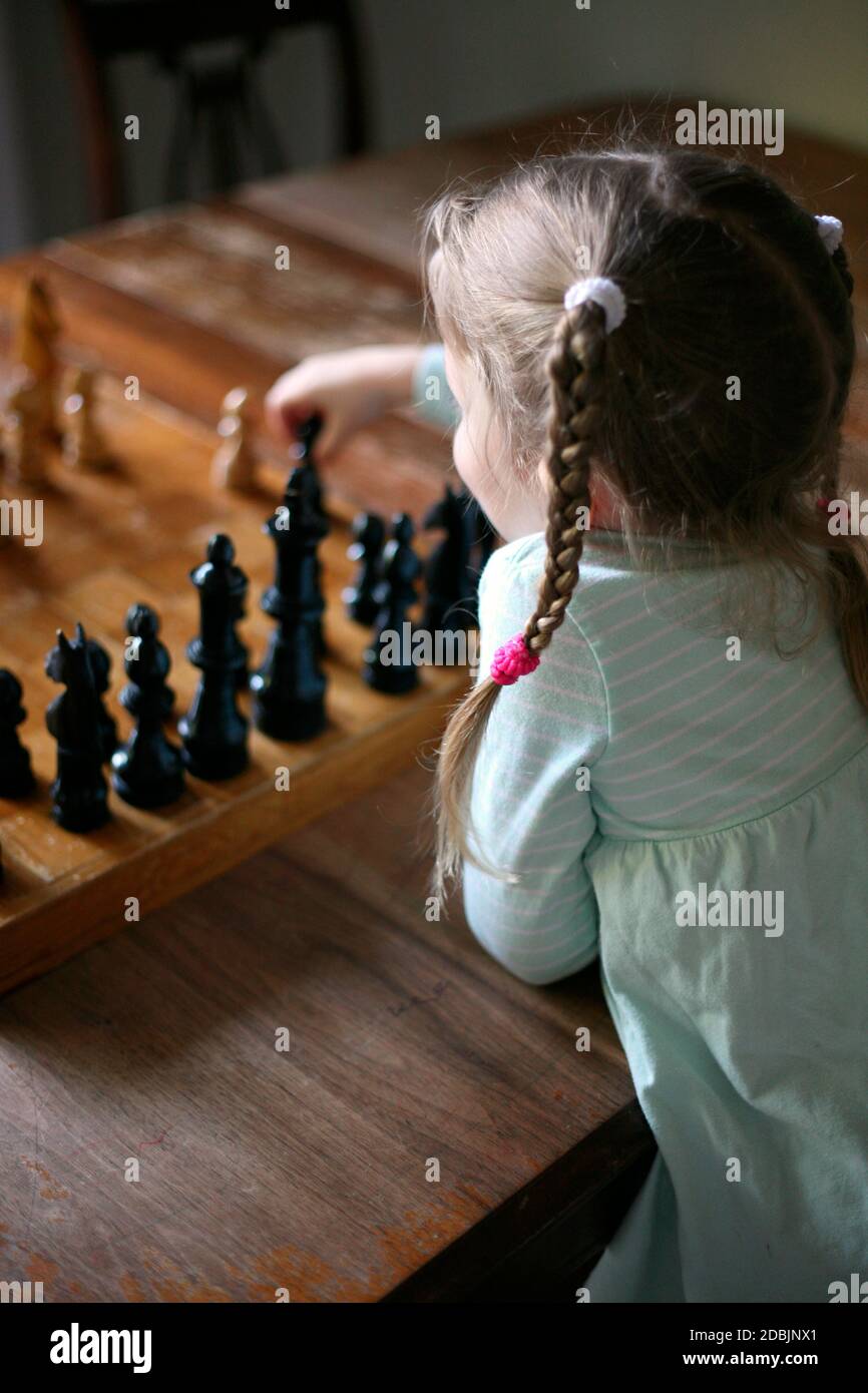 British childhood home hi-res stock photography and images - Alamy