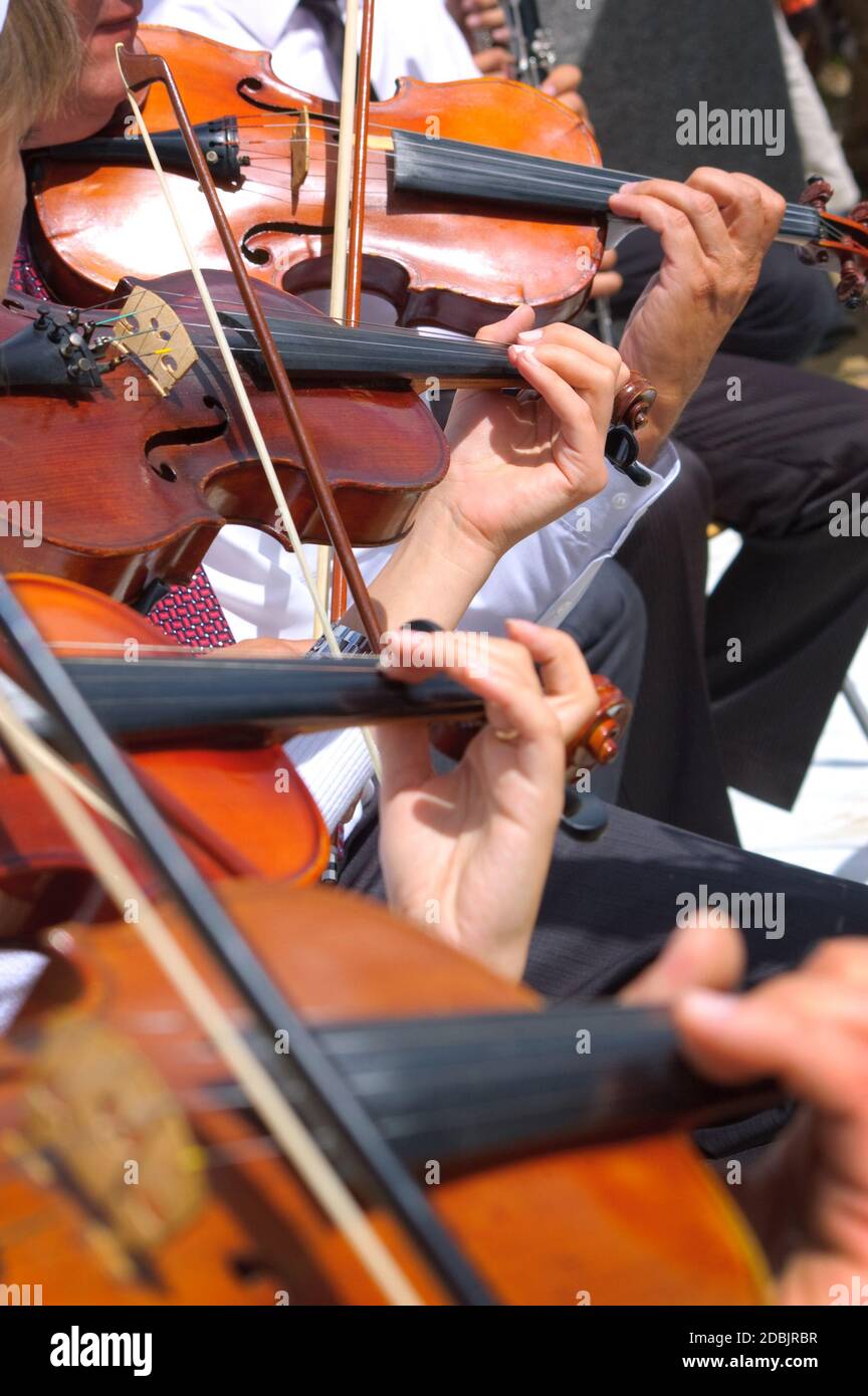 young woman playing violin Stock Photo - Alamy
