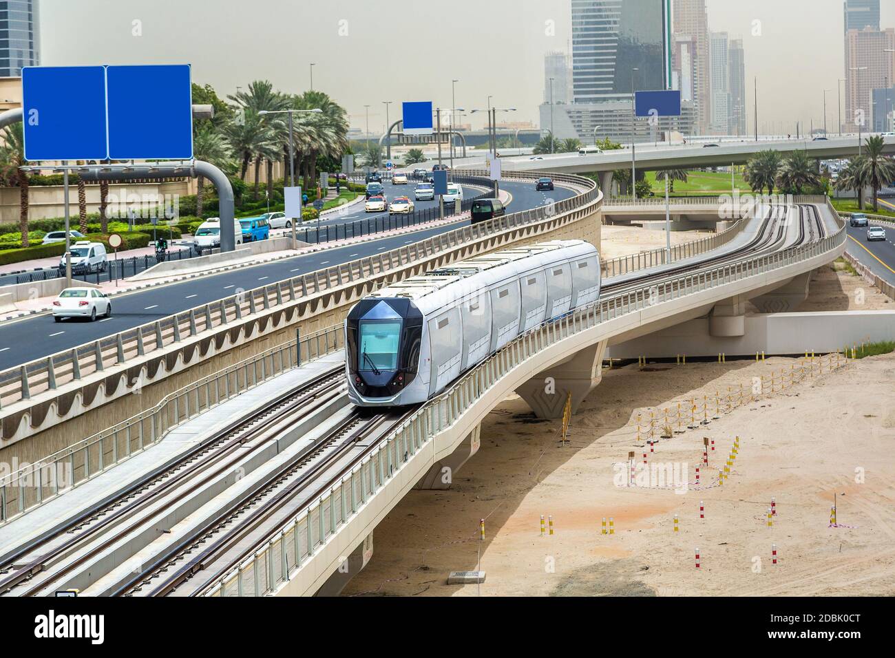 new-modern-tram-in-dubai-united-arab-emirates-stock-photo-alamy