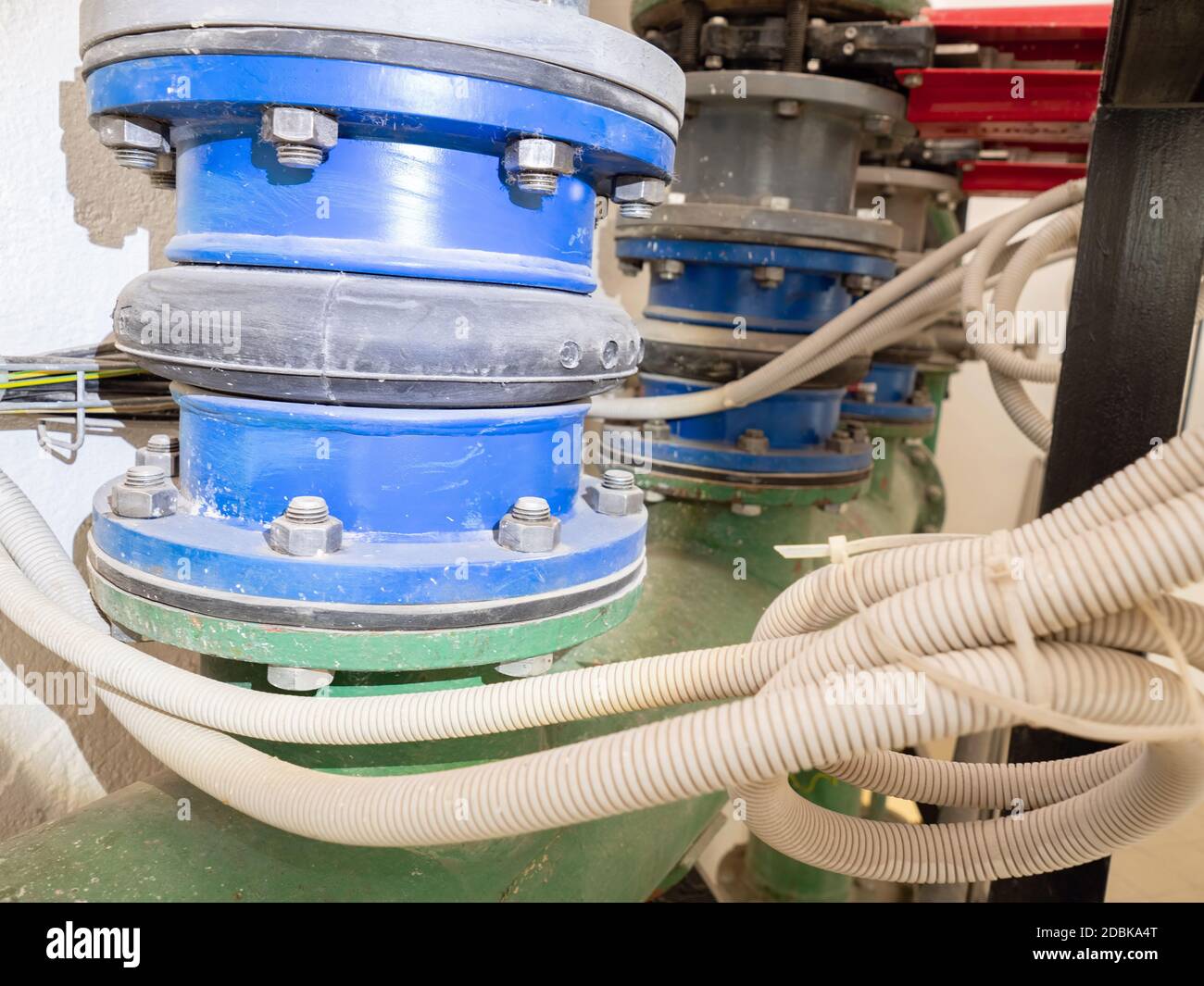 Pipe shock absorber hires stock photography and images Alamy