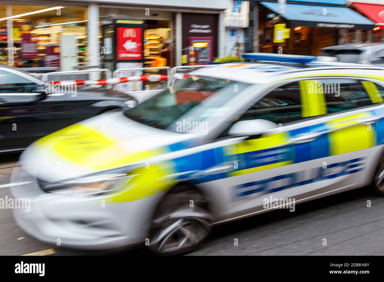 Speeding police car hi-res stock photography and images - Alamy