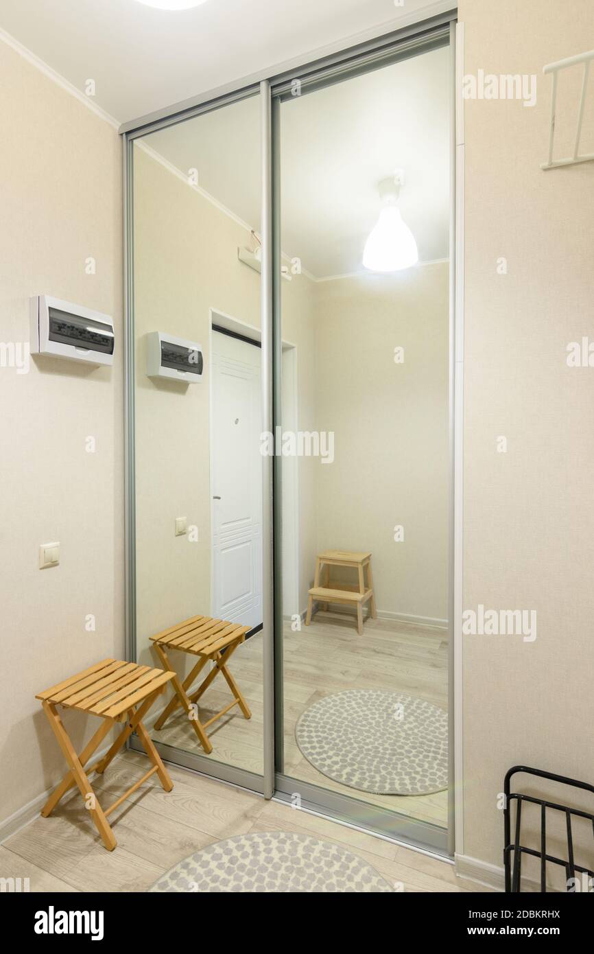 Corridor built in mirror wardrobe hires stock photography and images Alamy