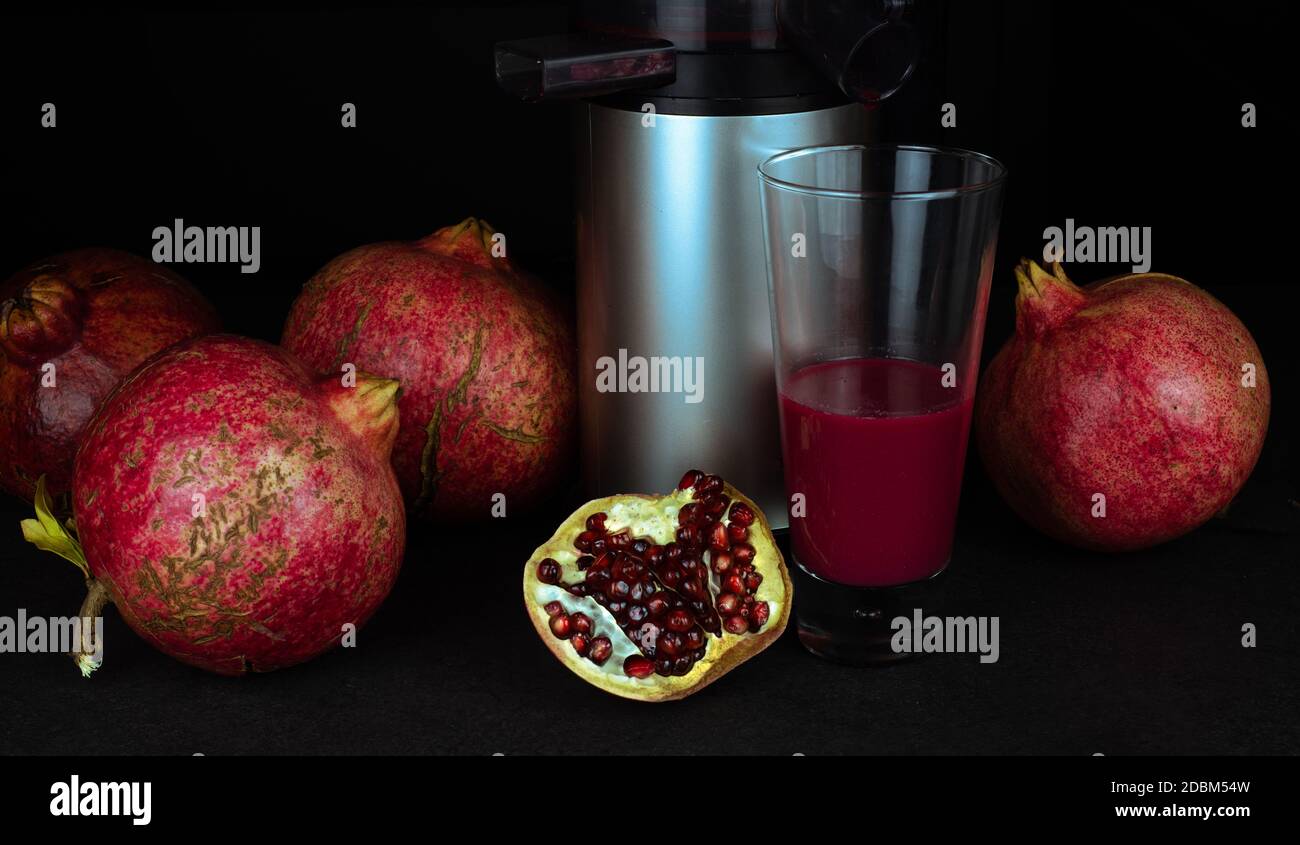 Pomegranate extractor top