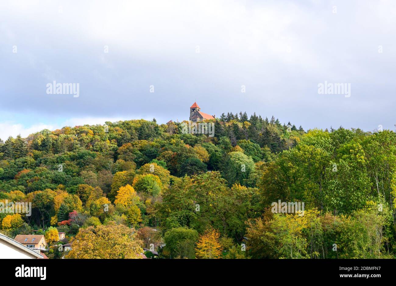 24 okt 2020: Weinheim, Baden-Wurttemberg, Odenwald, Germany. Autumn View on Castle ruine  Windeck, mountain with colorful treen Stock Photo