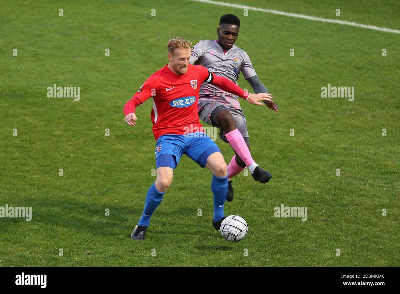 Kenny Clark of Dagenham and Redbridge and Moses Emmanuel of Wealdstone