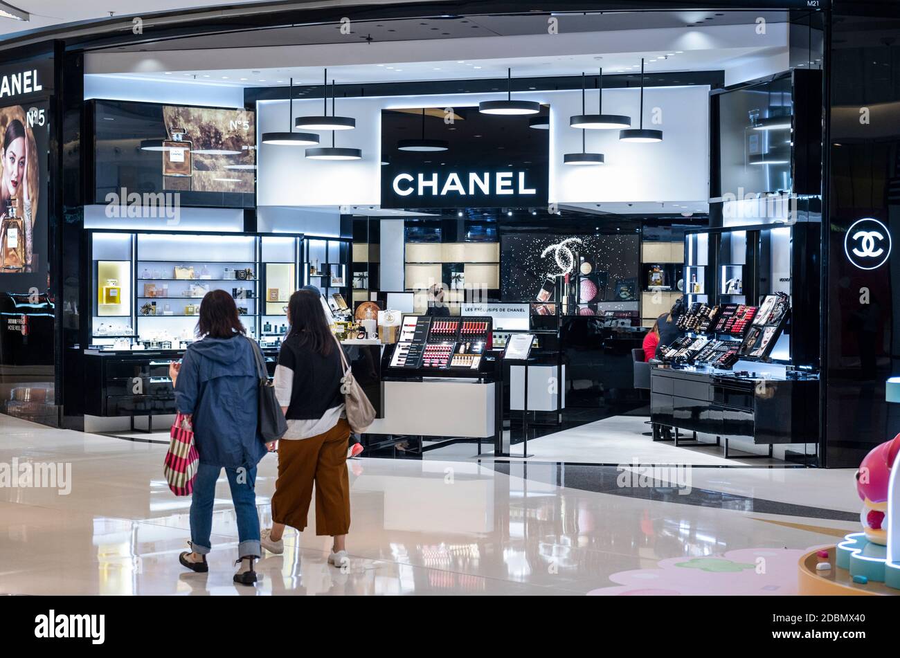 Chanel beauty products hi-res stock photography and images - Alamy