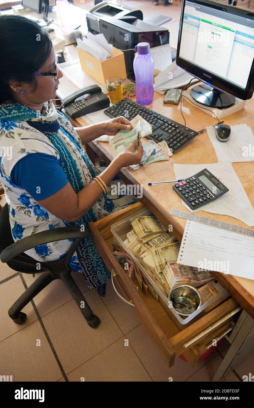 TAMIL NADU, INDIA February 2016 Bank desk Stock Photo Alamy