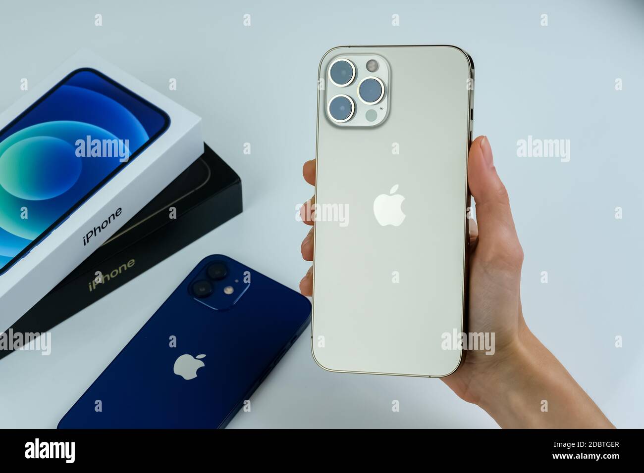 Iphone 12 Pro Max Gold High Resolution Stock Photography And Images Alamy