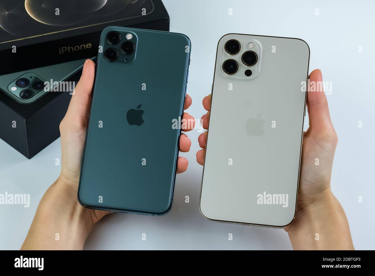 Iphone 12 Pro Max In Gold Hi Res Stock Photography And Images Alamy Iphone 12 Pro Max In Gold Hi Res Stock Photography And Images Alamy