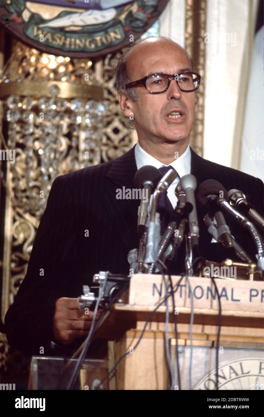 President Valéry Giscard d'Estaing of France addresses a breakfast meeting at the National Press Club in Washington, DC on May 20, 1976.  The President is in Washington for a State Visit.Credit: Barry Soorenko / CNP /MediaPunch Stock Photo