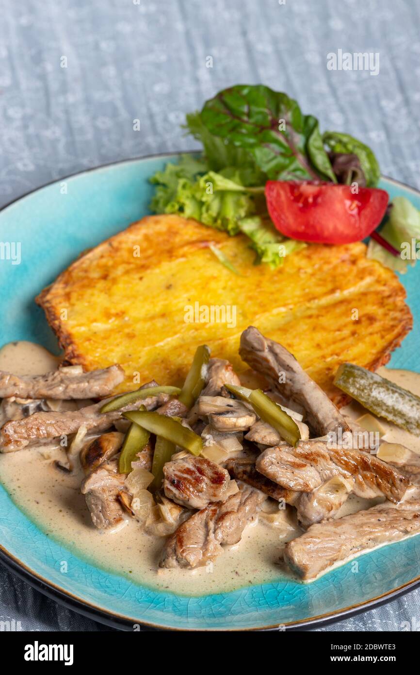 boeuf, stroganoff, blue, meat, gherkin, plate, potato, pancake, meal