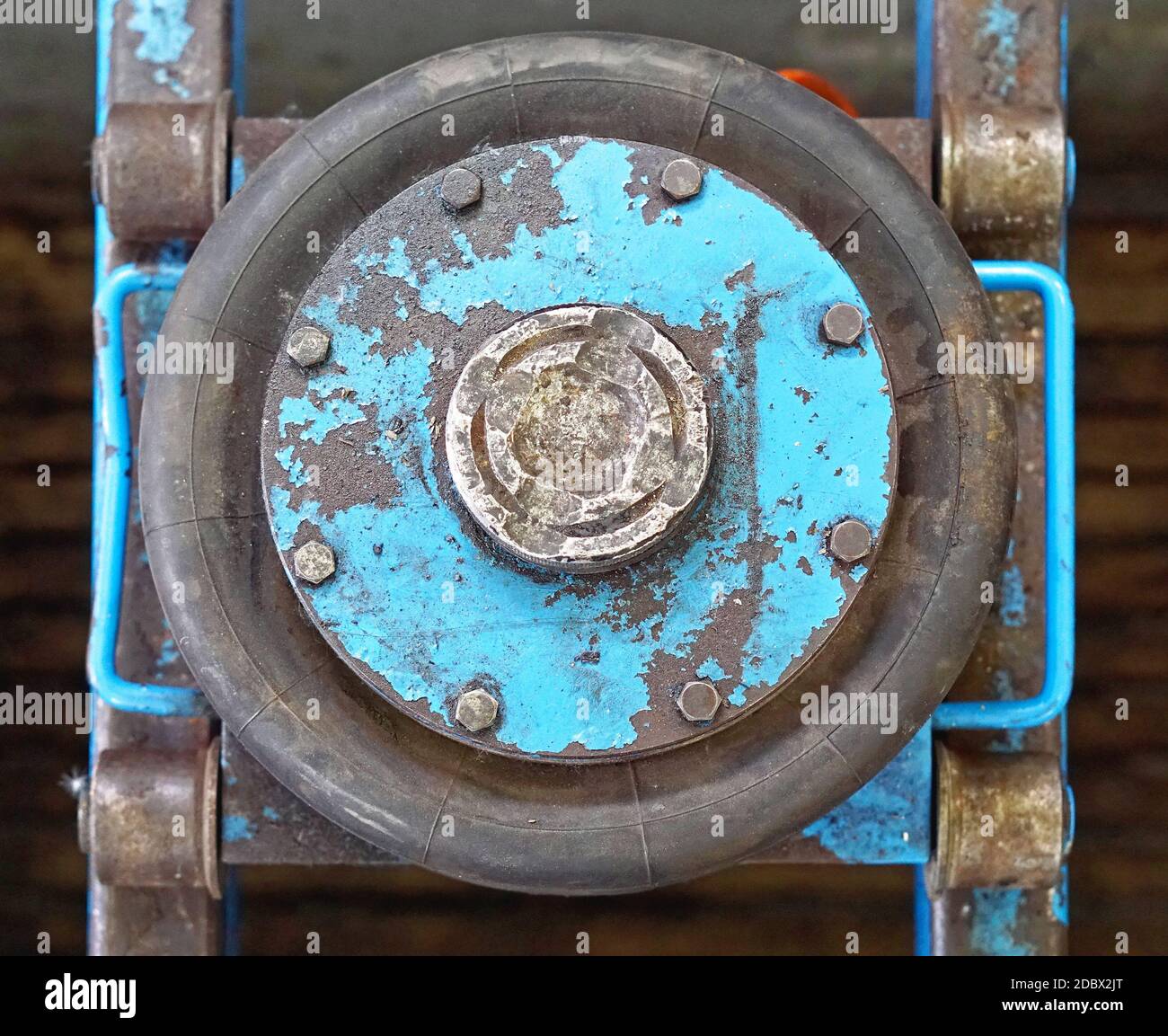 Pneumatic air powered jack in service garage Stock Photo Alamy