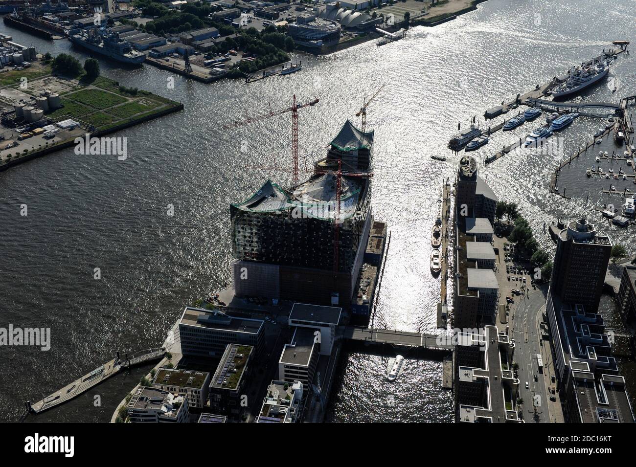 GERMANY, Hamburg, aerial view of HafenCity Harbour City at the river Elbe and the Speicherstadt, with Elbphilharmonie a new Philharmonic Hall / DEUTSCHLAND, Hamburg, Hafencity, Fluß Elbe, Speicherstadt, Baustelle Elbphilharmonie im Jahr 2013 Stock Photo