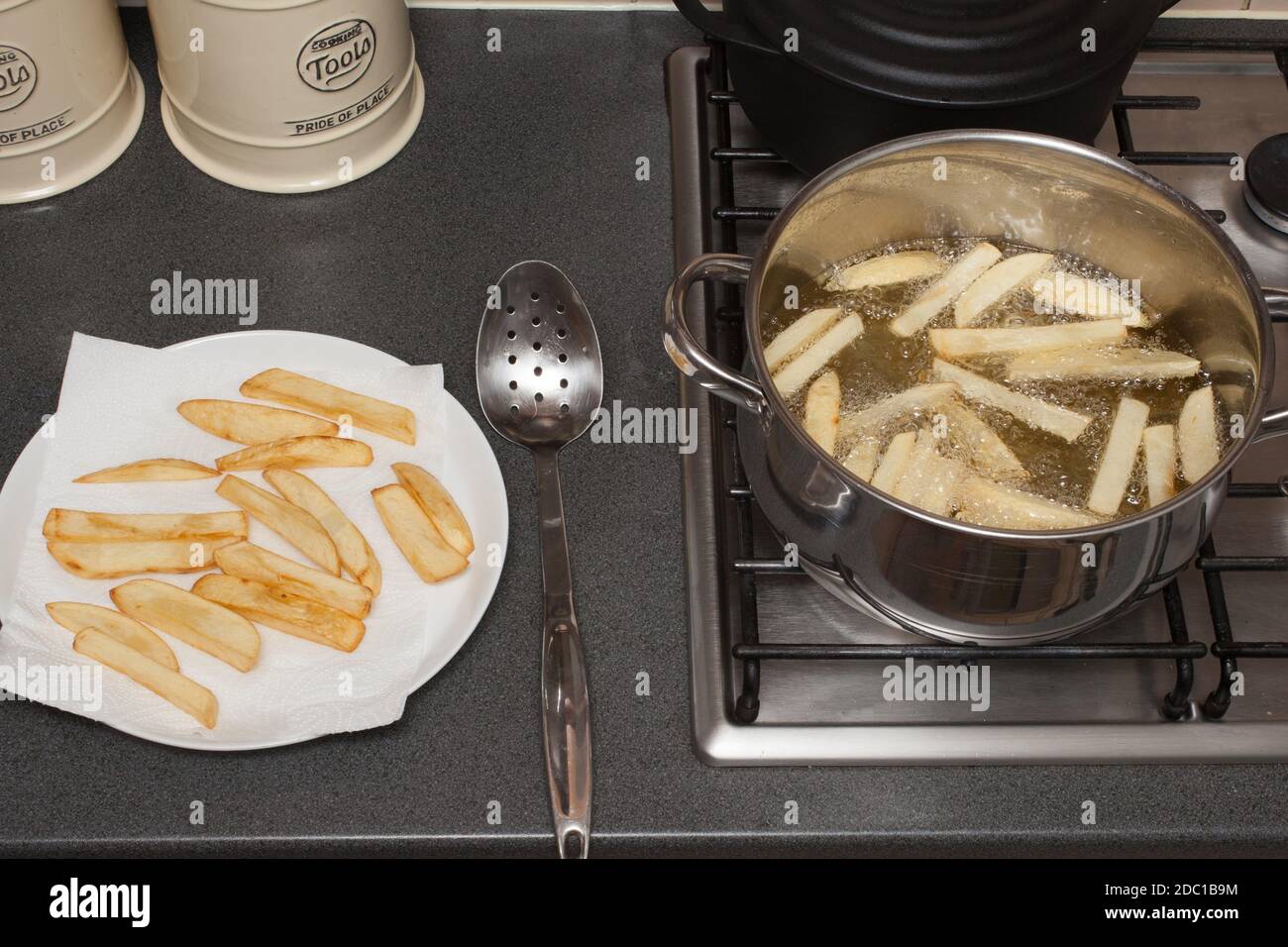 Chip pan hires stock photography and images Alamy