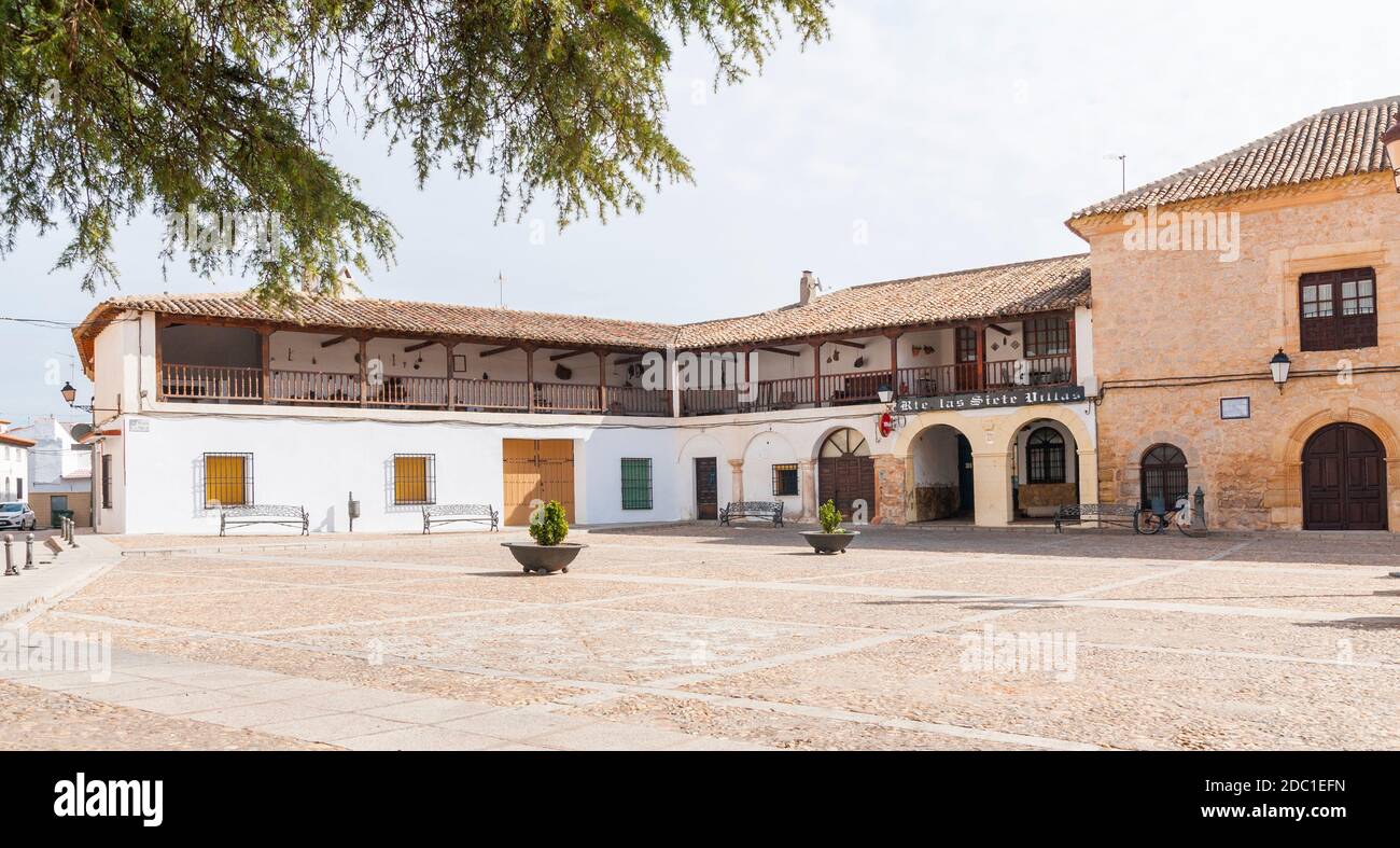 Plaza de la Villa de Villamayor de Santiago. Provincia de Cuenca. Castilla la Mancha. España. Stock Photo