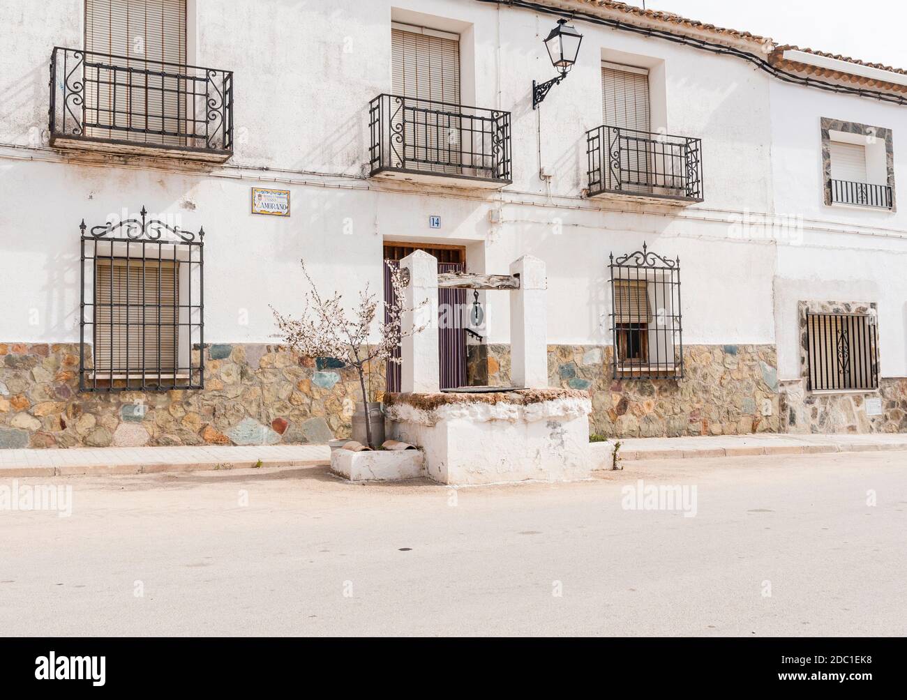 Pozo en Villamayor de Santiago. Provincia de Cuenca. Castilla la Mancha. España. Stock Photo